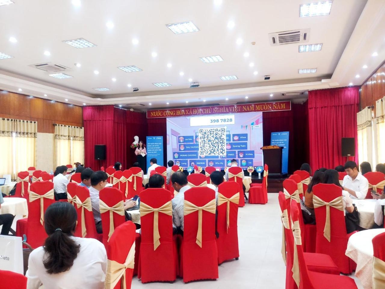 Khach San Hung Vuong Quang Ngai Hotel Buitenkant foto